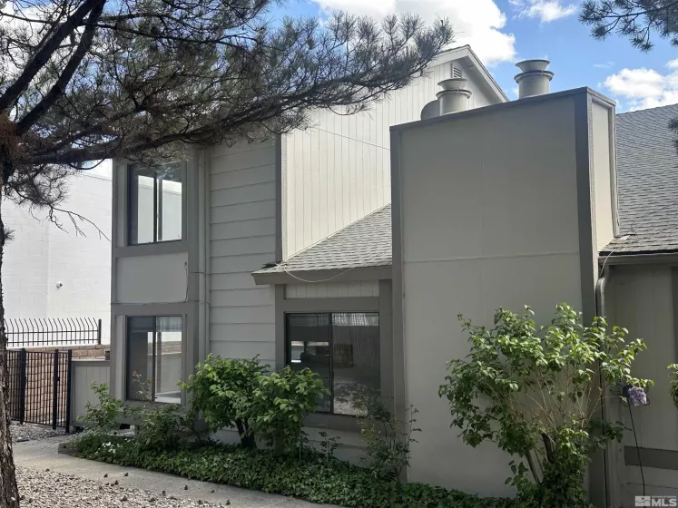 990 HOLMAN, Reno, Nevada 89431, 3 Bedrooms Bedrooms, ,2 BathroomsBathrooms,Residential,Residential,HOLMAN,250005615