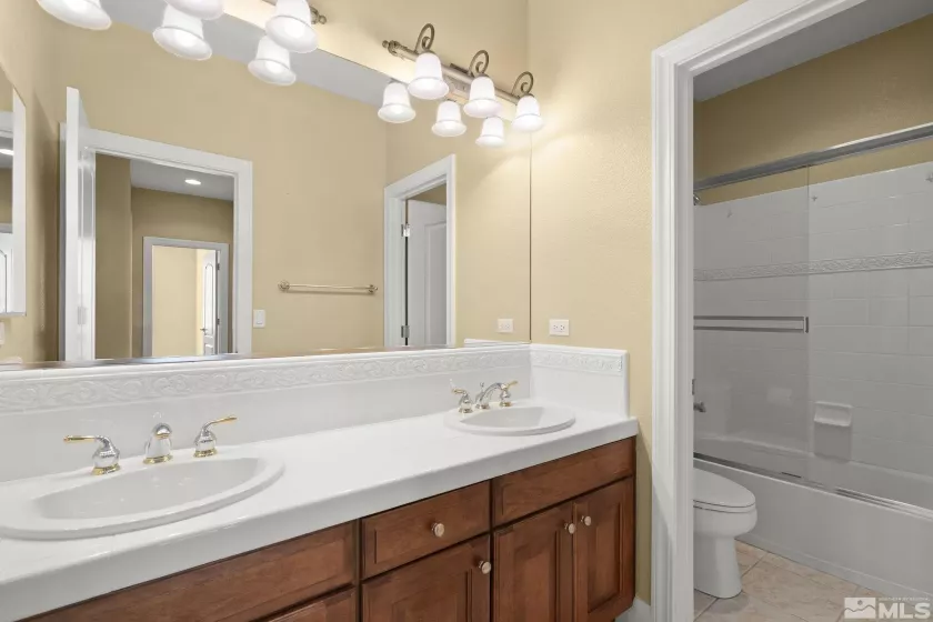 6020 Cour Saint Michelle, Reno, Nevada 89511, 6 Bedrooms Bedrooms, ,6 BathroomsBathrooms,Residential,Residential,Cour Saint Michelle,240014328