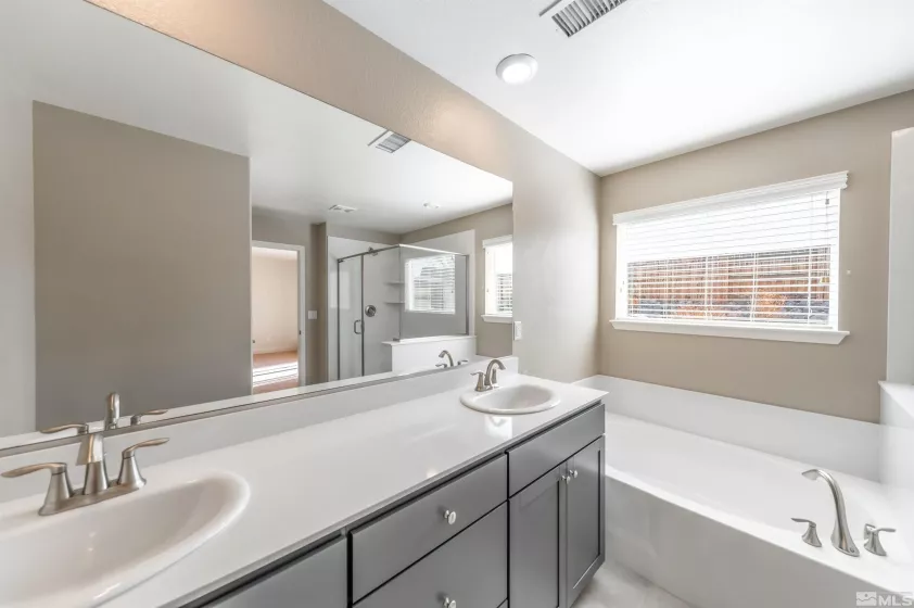 1124 Spruce Meadows, Sparks, Nevada 89441, 4 Bedrooms Bedrooms, ,3 BathroomsBathrooms,Residential,Residential,Spruce Meadows,250003208