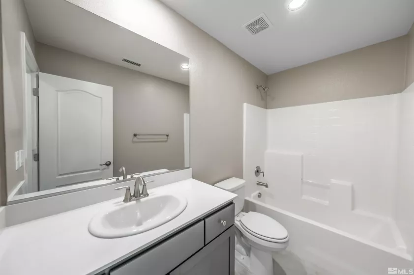 1124 Spruce Meadows, Sparks, Nevada 89441, 4 Bedrooms Bedrooms, ,3 BathroomsBathrooms,Residential,Residential,Spruce Meadows,250003208