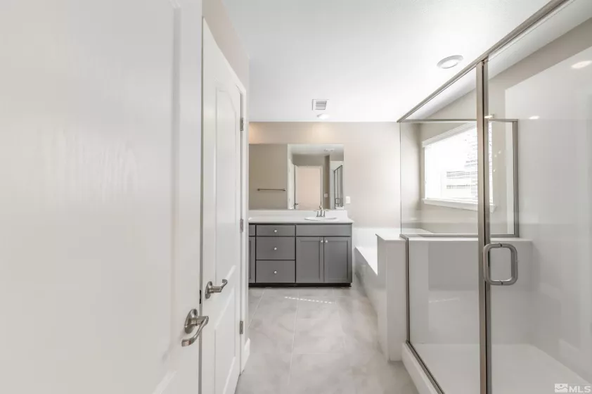 1124 Spruce Meadows, Sparks, Nevada 89441, 4 Bedrooms Bedrooms, ,3 BathroomsBathrooms,Residential,Residential,Spruce Meadows,250003208