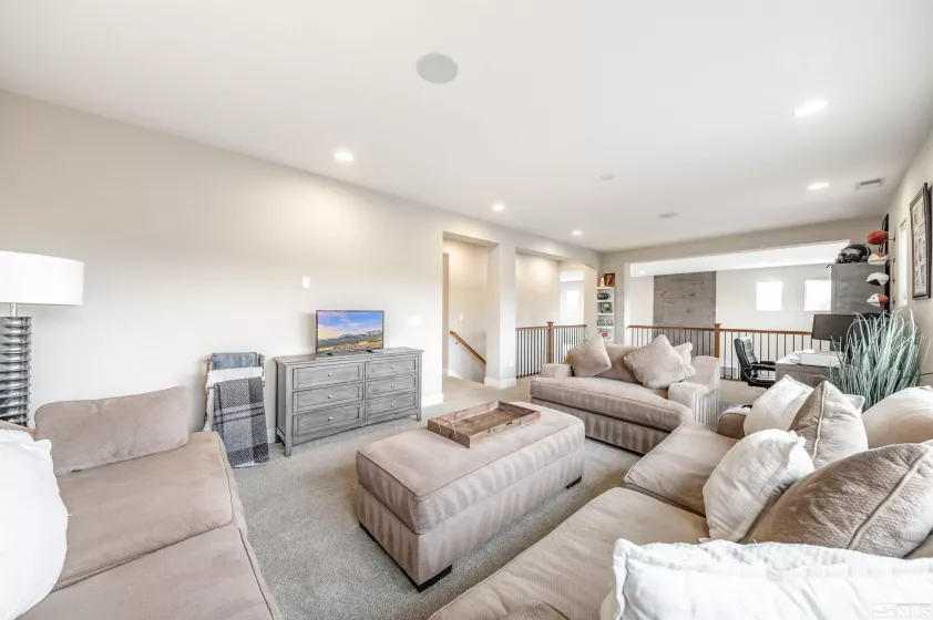 13335 Satinspar, Reno, Nevada 89511, 5 Bedrooms Bedrooms, ,6 BathroomsBathrooms,Residential,Residential,Satinspar,250005326
