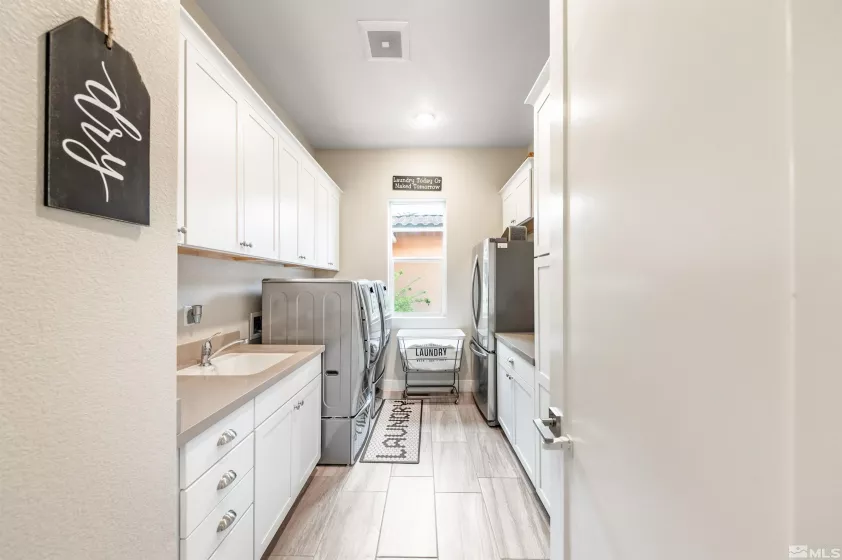 13335 Satinspar, Reno, Nevada 89511, 5 Bedrooms Bedrooms, ,6 BathroomsBathrooms,Residential,Residential,Satinspar,250005326