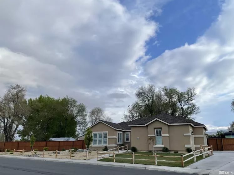 684 Rose, Fernley, Nevada 89408, 3 Bedrooms Bedrooms, ,2 BathroomsBathrooms,Residential,Residential,Rose,250005631