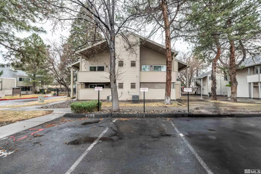 2101 Roundhouse, Sparks, Nevada 89431, 1 Bedroom Bedrooms, ,1 BathroomBathrooms,Residential,Residential,Roundhouse,250002696