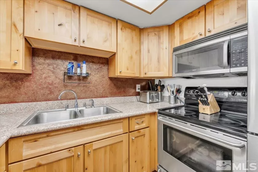 1001 Adrian, Sparks, Nevada 89431, 3 Bedrooms Bedrooms, ,2 BathroomsBathrooms,Residential,Residential,Adrian,250005134