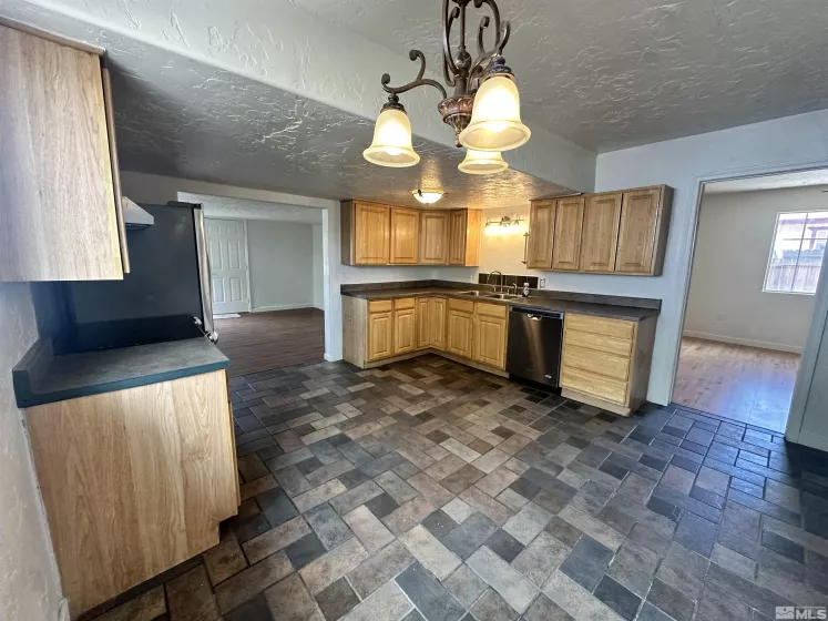 77 Front, Fallon, Nevada 89406, 3 Bedrooms Bedrooms, ,1 BathroomBathrooms,Residential,Residential,Front,250005514