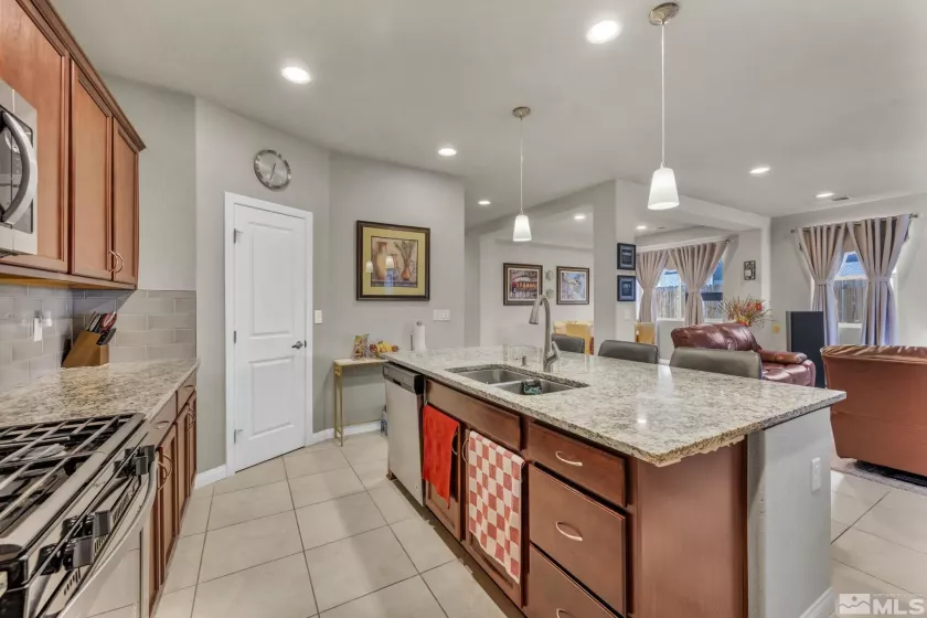4950 Monrovia, Sparks, Nevada 89436, 3 Bedrooms Bedrooms, ,3 BathroomsBathrooms,Residential,Residential,Monrovia,250005502