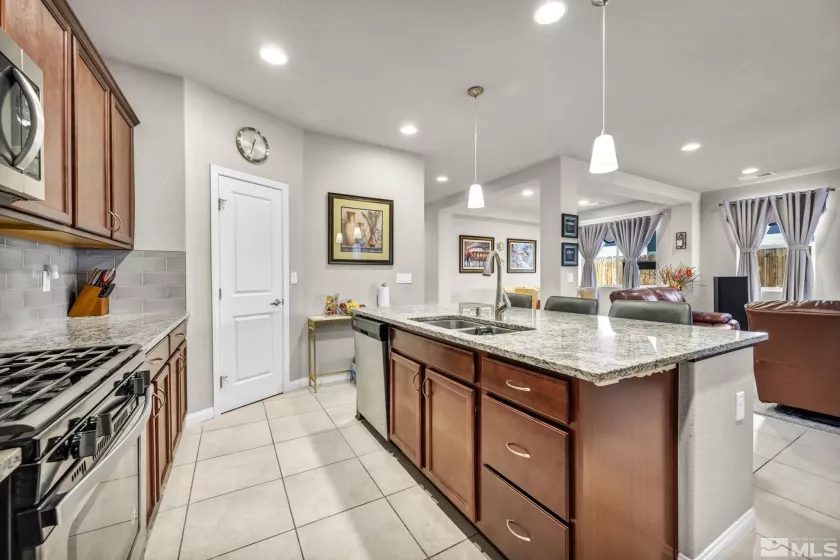 4950 Monrovia, Sparks, Nevada 89436, 3 Bedrooms Bedrooms, ,3 BathroomsBathrooms,Residential,Residential,Monrovia,250005502