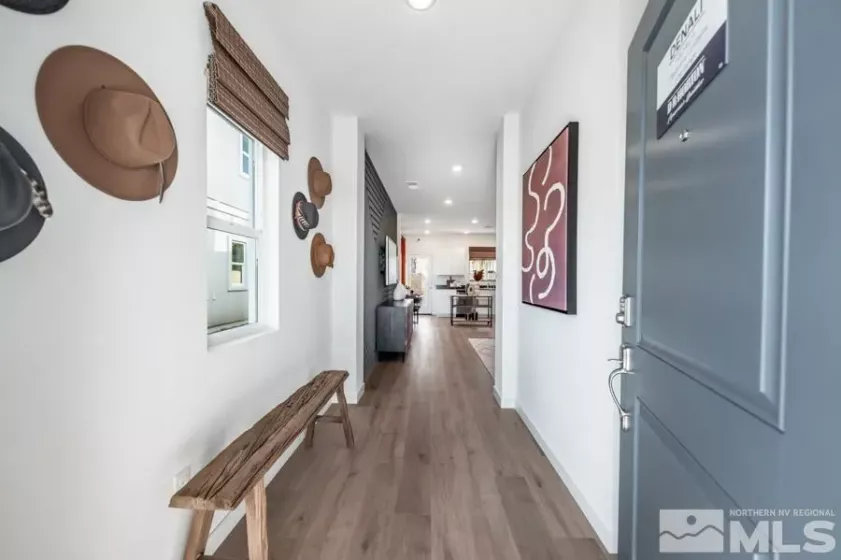 Entry/Foyer