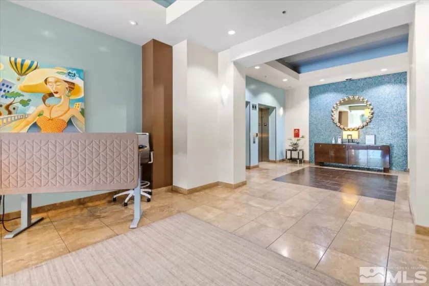 Entry/Foyer