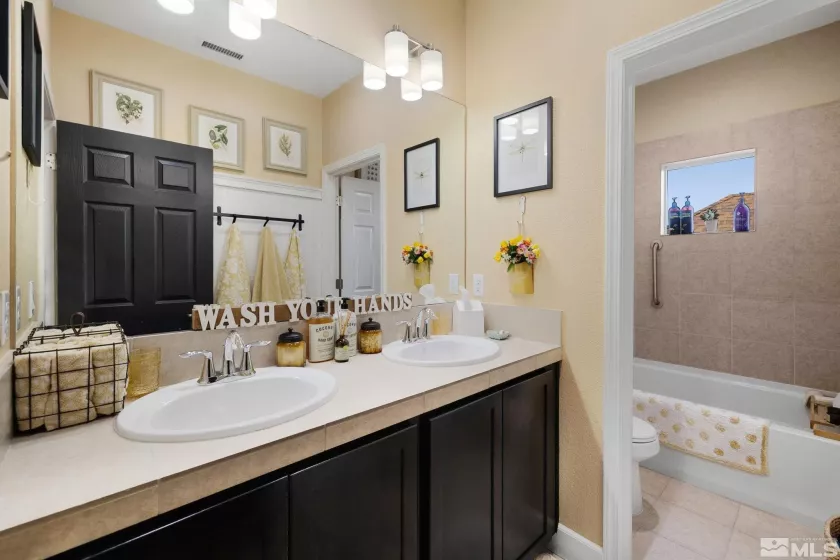 958 Marble Hills, Sparks, Nevada 89436, 2 Bedrooms Bedrooms, ,3 BathroomsBathrooms,Residential,Residential,Marble Hills,250005472