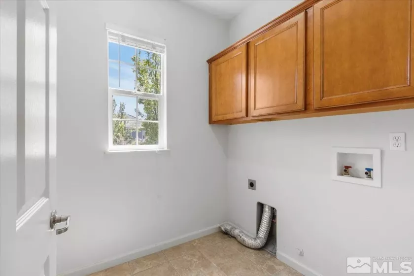 7031 Sacred, Sparks, Nevada 89436, 4 Bedrooms Bedrooms, ,3 BathroomsBathrooms,Residential,Residential,Sacred,250005120