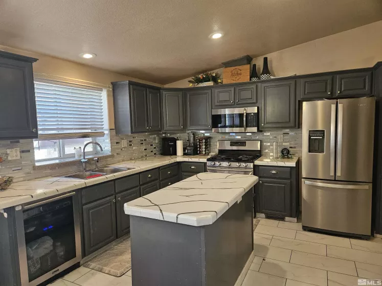 872 Branstetter, Dayton, Nevada 89403, 3 Bedrooms Bedrooms, ,2 BathroomsBathrooms,Residential,Residential,Branstetter,250004974