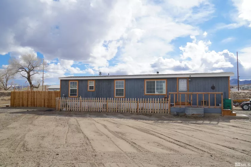725 Stock, Fernley, Nevada 89408, 2 Bedrooms Bedrooms, ,1 BathroomBathrooms,Residential,Residential,Stock,250003246