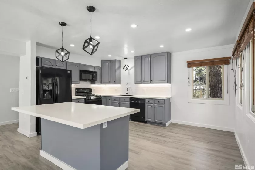 820 Oriole, Incline Village, Nevada 89451, 3 Bedrooms Bedrooms, ,3 BathroomsBathrooms,Residential,Residential,Oriole,250004463