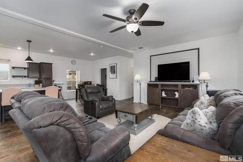 14430 Hope, Reno, Nevada 89508, 4 Bedrooms Bedrooms, ,2 BathroomsBathrooms,Residential,Residential,Hope,250002609