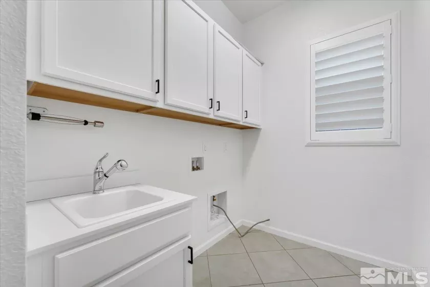 9405 BALDACCI, Reno, Nevada 89521, 5 Bedrooms Bedrooms, ,5 BathroomsBathrooms,Residential,Residential,BALDACCI,240012507