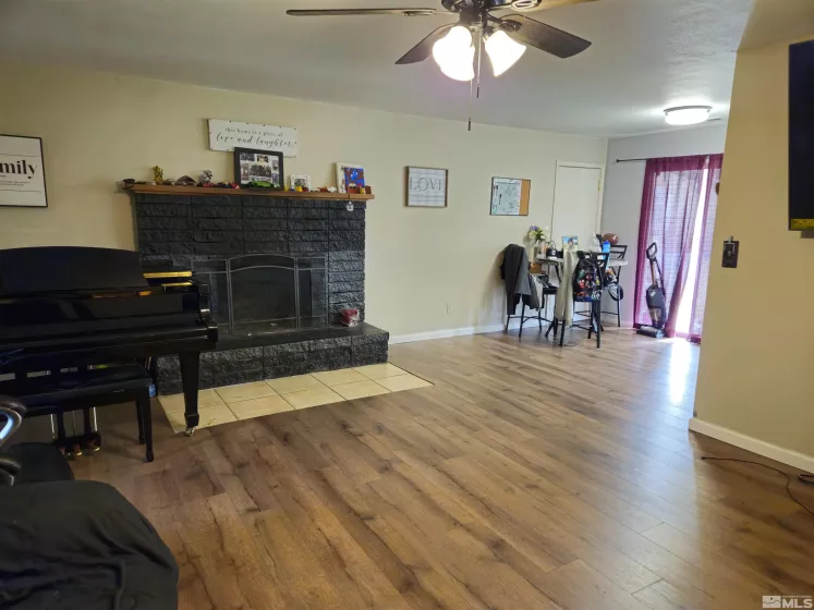 1391 Langley, Gardnerville, Nevada 89460, 2 Bedrooms Bedrooms, ,2 BathroomsBathrooms,Residential,Residential,Langley,250001626