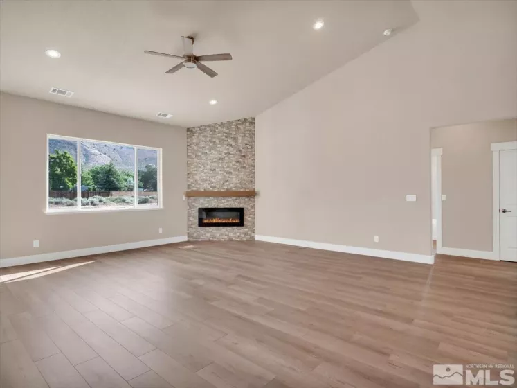 6853 Eagle Wing, Sparks, Nevada 89436, 4 Bedrooms Bedrooms, ,4 BathroomsBathrooms,Residential,Residential,Eagle Wing,240014398
