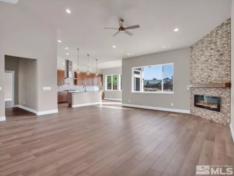 6853 Eagle Wing, Sparks, Nevada 89436, 4 Bedrooms Bedrooms, ,4 BathroomsBathrooms,Residential,Residential,Eagle Wing,240014398
