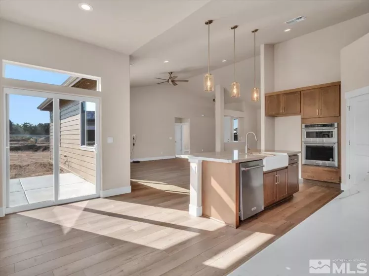 6853 Eagle Wing, Sparks, Nevada 89436, 4 Bedrooms Bedrooms, ,4 BathroomsBathrooms,Residential,Residential,Eagle Wing,240014398