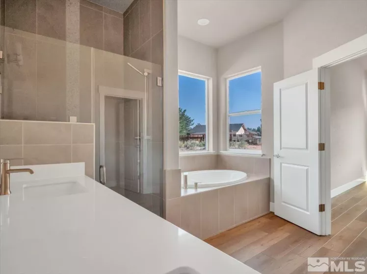 6853 Eagle Wing, Sparks, Nevada 89436, 4 Bedrooms Bedrooms, ,4 BathroomsBathrooms,Residential,Residential,Eagle Wing,240014398
