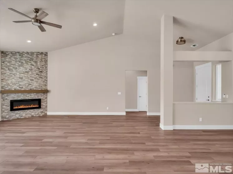 6853 Eagle Wing, Sparks, Nevada 89436, 4 Bedrooms Bedrooms, ,4 BathroomsBathrooms,Residential,Residential,Eagle Wing,240014398