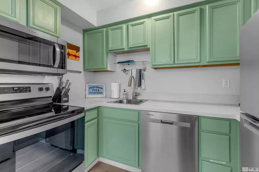 280 Island, Reno, Nevada 89501, 2 Bedrooms Bedrooms, ,2 BathroomsBathrooms,Residential,Residential,Island,240013781