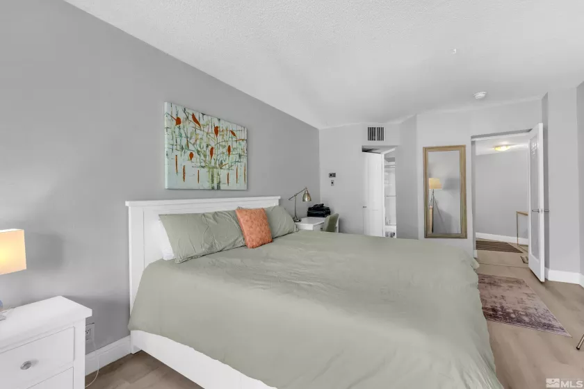 280 Island, Reno, Nevada 89501, 2 Bedrooms Bedrooms, ,2 BathroomsBathrooms,Residential,Residential,Island,240013781