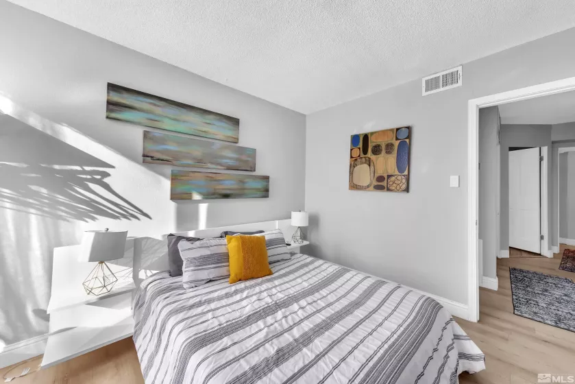 280 Island, Reno, Nevada 89501, 2 Bedrooms Bedrooms, ,2 BathroomsBathrooms,Residential,Residential,Island,240013781