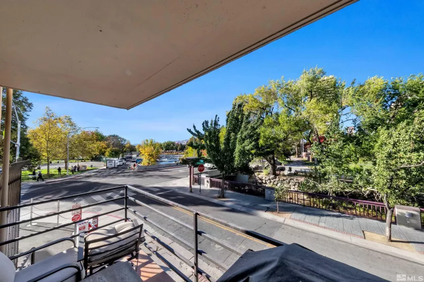 280 Island, Reno, Nevada 89501, 2 Bedrooms Bedrooms, ,2 BathroomsBathrooms,Residential,Residential,Island,240013781