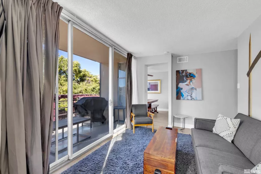 280 Island, Reno, Nevada 89501, 2 Bedrooms Bedrooms, ,2 BathroomsBathrooms,Residential,Residential,Island,240013781