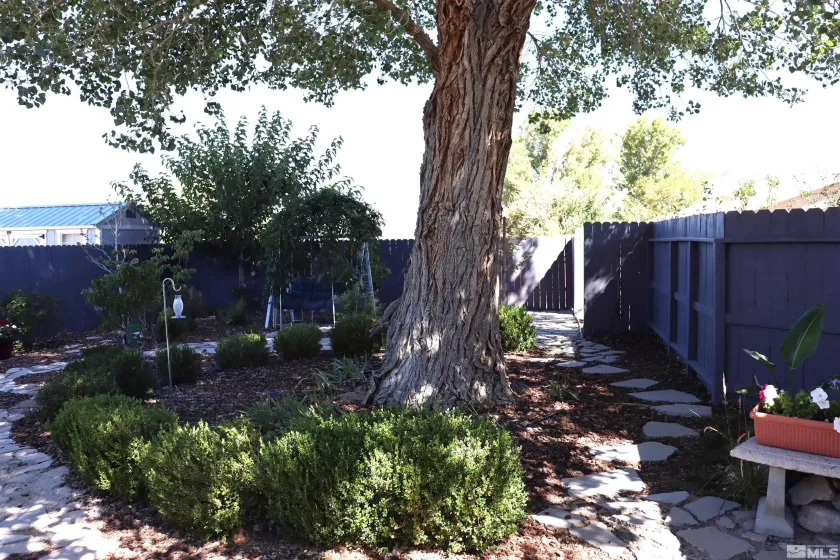 255 Ash, Hawthorne, Nevada 89415, 3 Bedrooms Bedrooms, ,2 BathroomsBathrooms,Residential,Residential,Ash,240013507