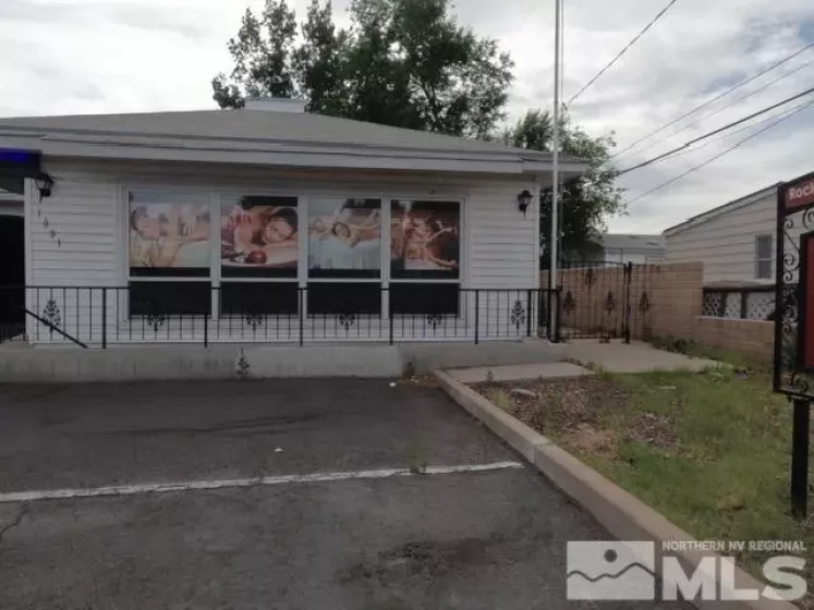 1001 Rock, Sparks, Nevada 89431, ,Commercial Sale,Residential,Rock,240009326