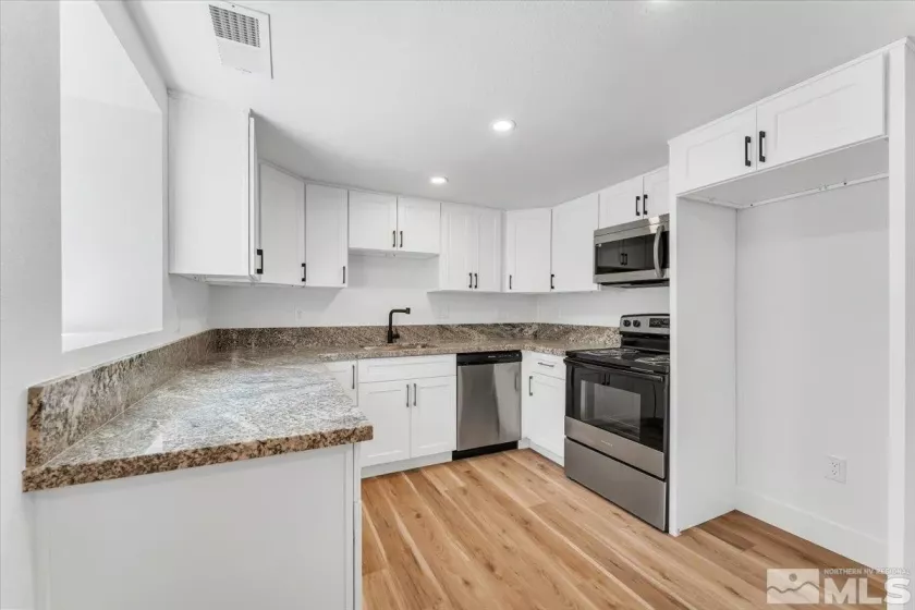 63 Park, Reno, Nevada 89502, ,Residential Income,Residential,Park,250005676