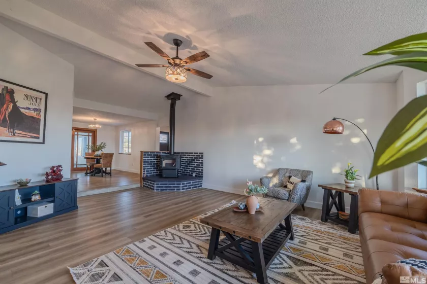 5380 Peralta, Sparks, Nevada 89436, 4 Bedrooms Bedrooms, ,3 BathroomsBathrooms,Residential,Residential,Peralta,240010819