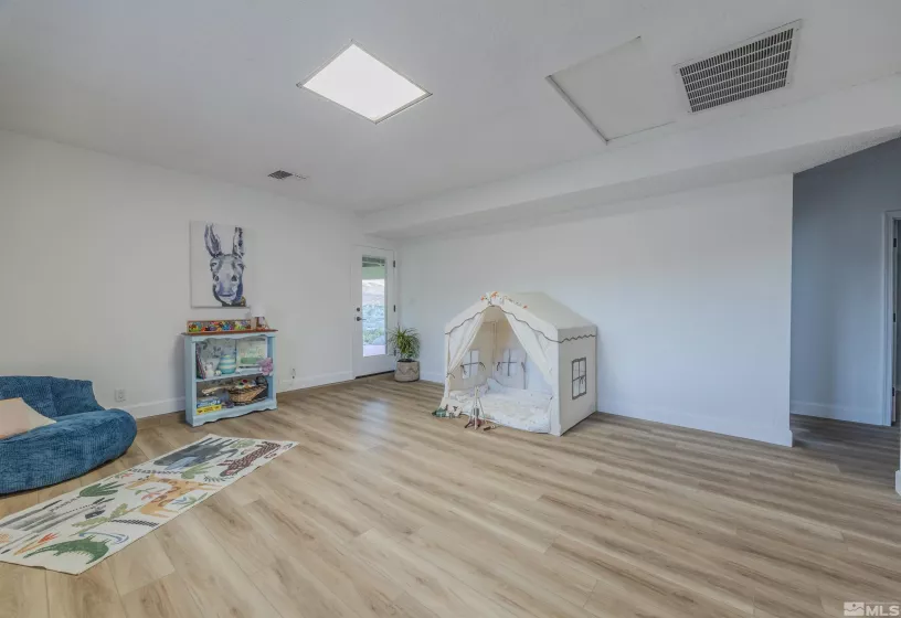 5380 Peralta, Sparks, Nevada 89436, 4 Bedrooms Bedrooms, ,3 BathroomsBathrooms,Residential,Residential,Peralta,240010819