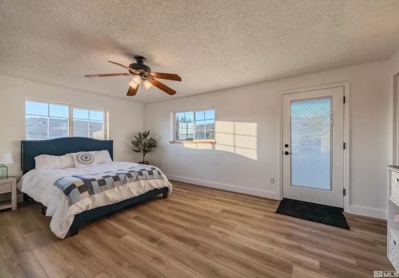 5380 Peralta, Sparks, Nevada 89436, 4 Bedrooms Bedrooms, ,3 BathroomsBathrooms,Residential,Residential,Peralta,240010819