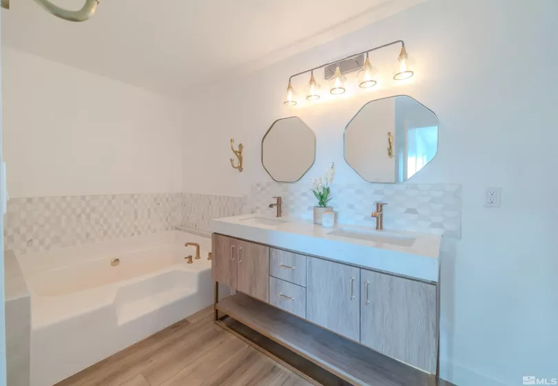 5380 Peralta, Sparks, Nevada 89436, 4 Bedrooms Bedrooms, ,3 BathroomsBathrooms,Residential,Residential,Peralta,240010819