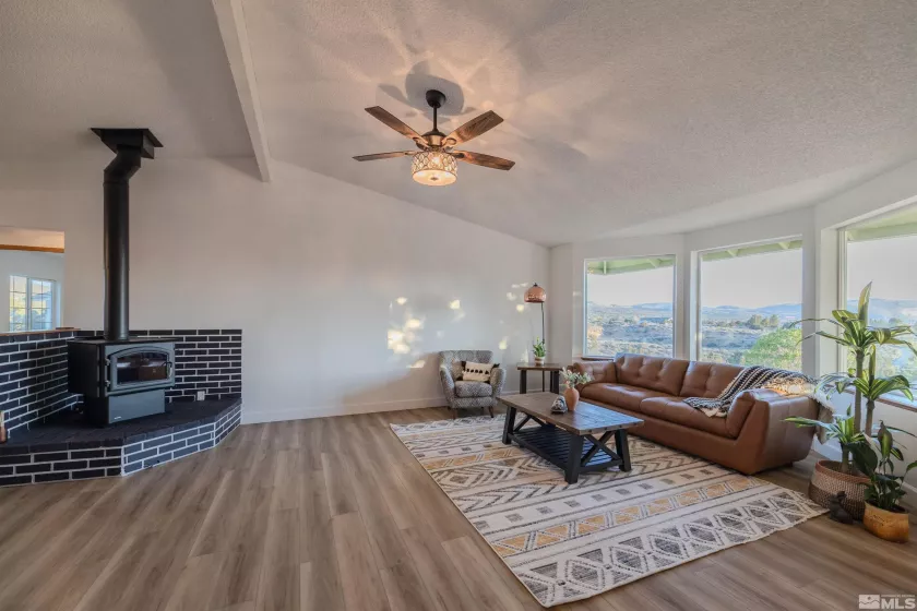 5380 Peralta, Sparks, Nevada 89436, 4 Bedrooms Bedrooms, ,3 BathroomsBathrooms,Residential,Residential,Peralta,240010819