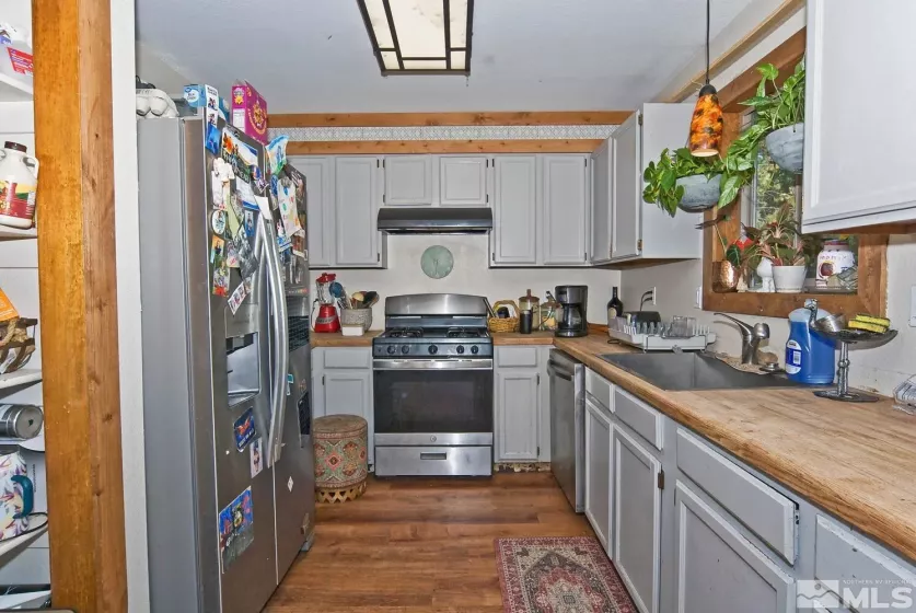 60 Lava Cap, Markleeville, California 96120, 3 Bedrooms Bedrooms, ,2 BathroomsBathrooms,Residential,Residential,Lava Cap,250003707