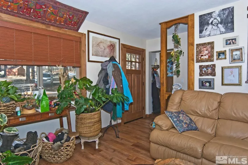 60 Lava Cap, Markleeville, California 96120, 3 Bedrooms Bedrooms, ,2 BathroomsBathrooms,Residential,Residential,Lava Cap,250003707