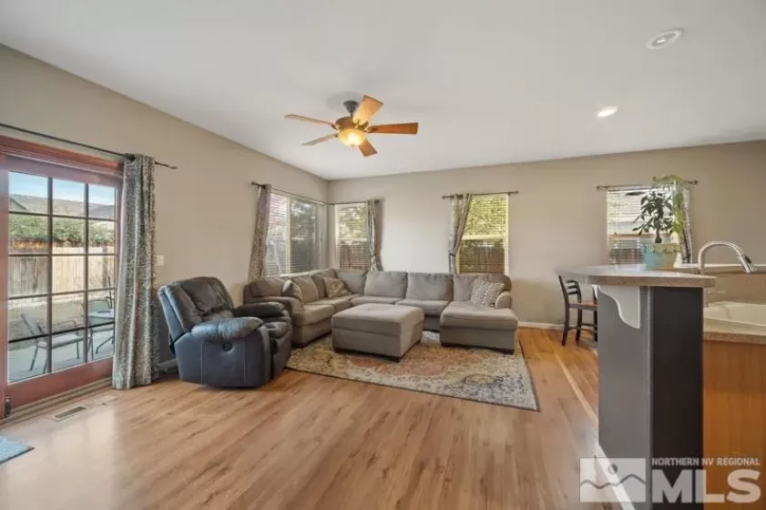 5494 Spandrell, Sparks, Nevada 89436, 4 Bedrooms Bedrooms, ,3 BathroomsBathrooms,Residential,Residential,Spandrell,250005667