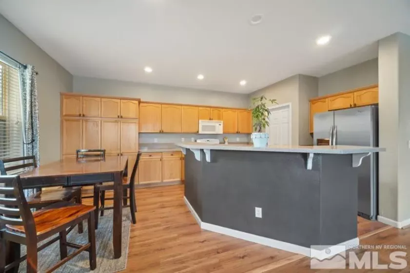 5494 Spandrell, Sparks, Nevada 89436, 4 Bedrooms Bedrooms, ,3 BathroomsBathrooms,Residential,Residential,Spandrell,250005667