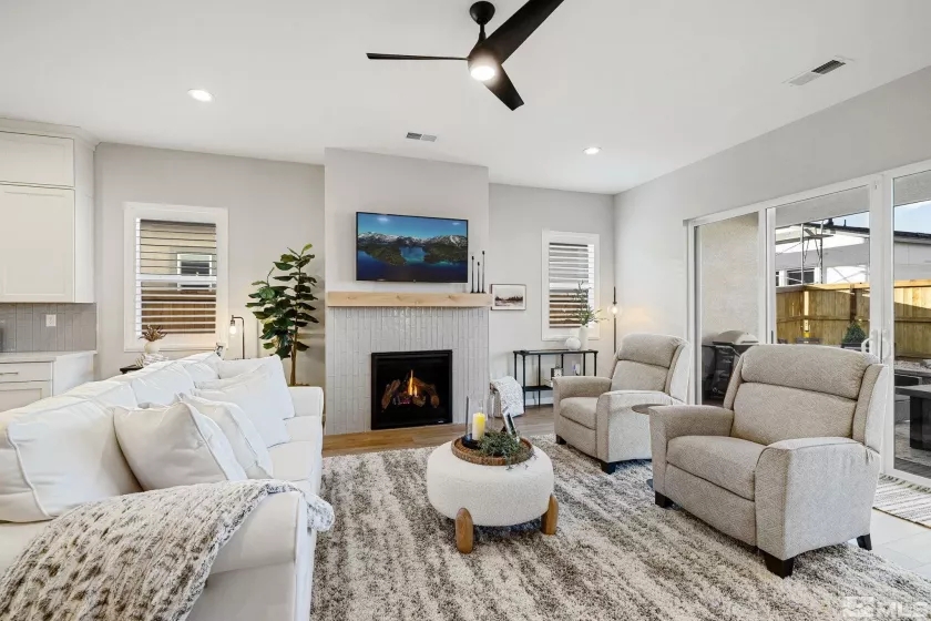 2336 Jagged Peak, Sparks, Nevada 89441, 2 Bedrooms Bedrooms, ,2 BathroomsBathrooms,Residential,Residential,Jagged Peak,250002735