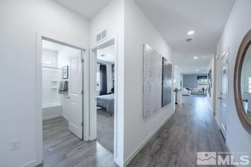 Entry/Foyer