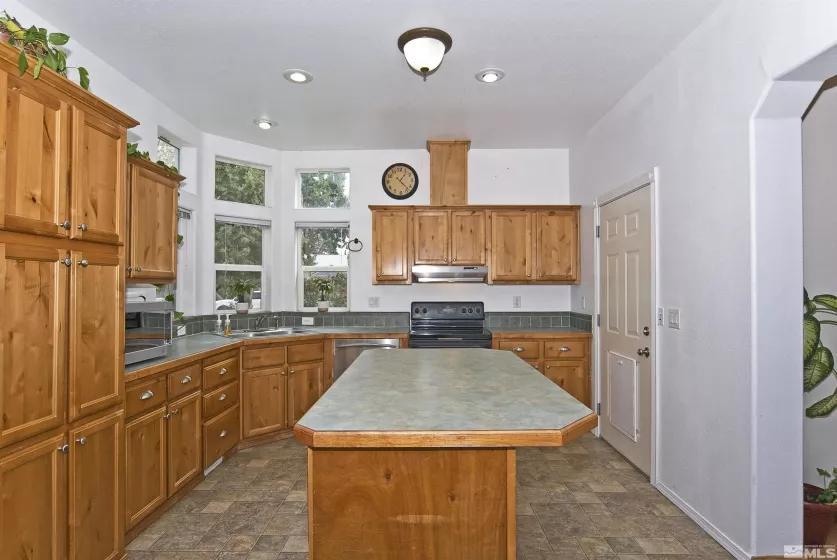249 Bonnie Briar, Reno, Nevada 89509, 3 Bedrooms Bedrooms, ,3 BathroomsBathrooms,Residential,Residential,Bonnie Briar,250004726
