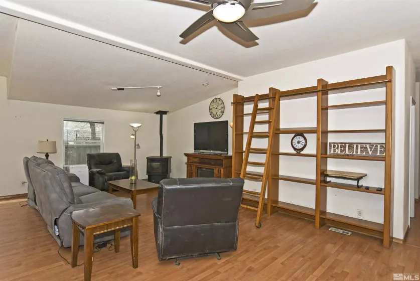 249 Bonnie Briar, Reno, Nevada 89509, 3 Bedrooms Bedrooms, ,3 BathroomsBathrooms,Residential,Residential,Bonnie Briar,250004726