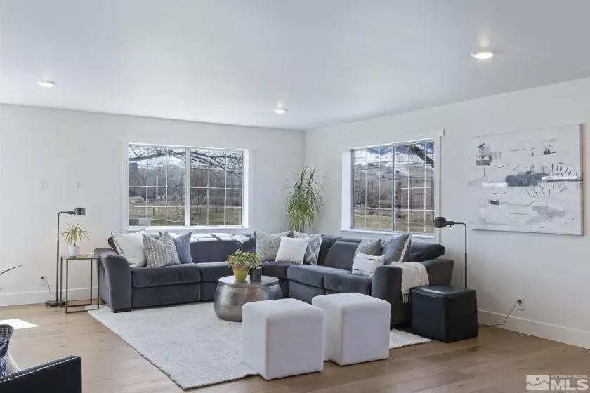 915 Maple Creek, Reno, Nevada 89511, 3 Bedrooms Bedrooms, ,4 BathroomsBathrooms,Residential,Residential,Maple Creek,240002748